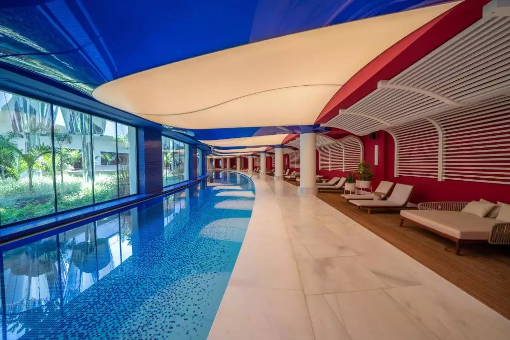 استخر سرپوشیده هتل لیبرتی فابای فتحیه